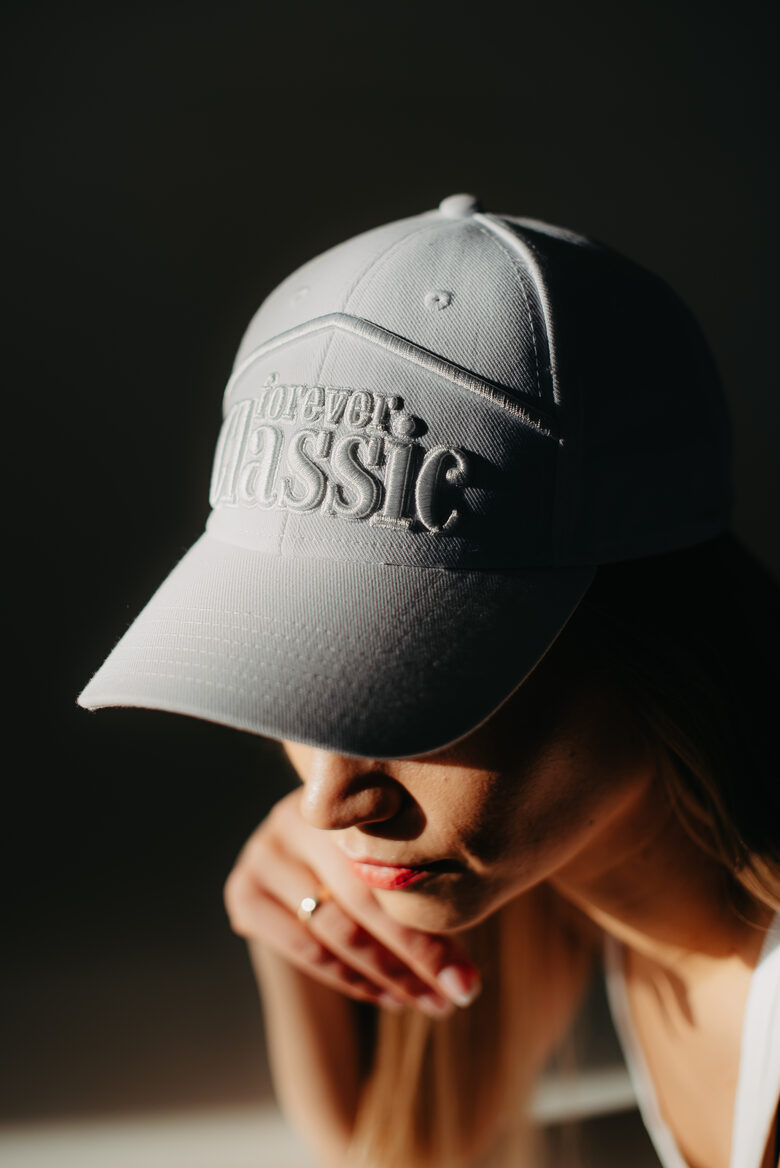 WHITE CAP