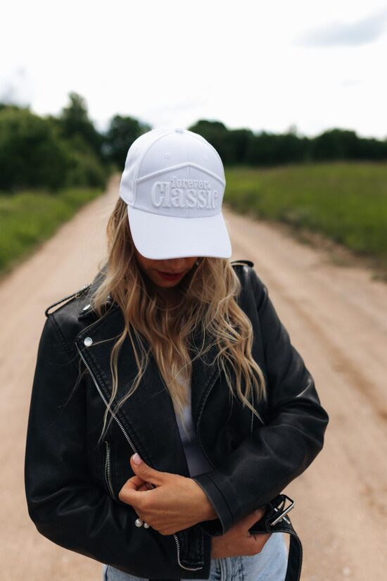 BALTA CEPURE AR NAGU