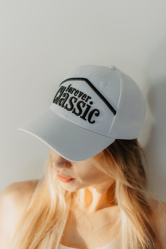 BALTA/MELNA CEPURE AR NAGU